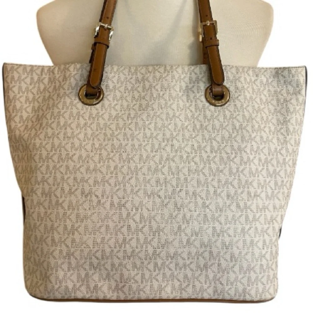 Michael Kors Large Jet Set Vanilla Tote